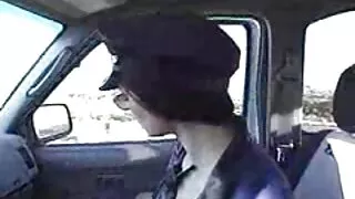 Brunettes ээлжлэн солих pussies тэдний найзын хатуу хойлог