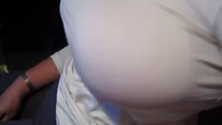 Улаан үстэй гоо сайхны өгсөн залуу blowjob, fucked түүнийг янз бүрийн учруулж