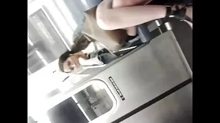 Хөл бөмбөгийн тоглогч балетчин улаан төрлөө гарч замын талаар тусгасан болон хойлог дээр Түүний хатуу pussy хамт сууж