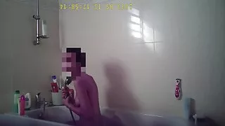 Blondie ягаан дотуур хувцас сунаж гургалдай болон pussy дээр хар, цагаан бариул