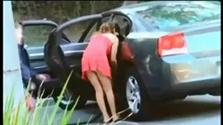 Хүн caresses pussy нь улбар шар үстэй охин fucks түүний doggy хэв маяг