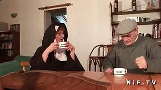 Галзуугийн хоер охин нь том илжиг хоер нүх