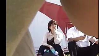 Gothic охин fishnet даашинз masturbates дээр хүснэгт coochie