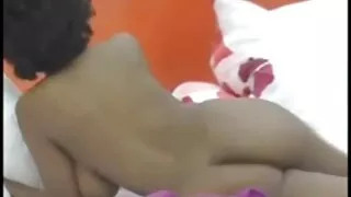 Interracial Threesome, давхар галзуугийн хувьд horny дэгдээхэйн