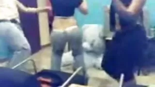 Smallish бор үстэй fucked гэхэд цугласан залуус бүх crevices