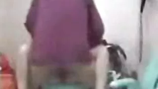 Шахаж Negritos drenches илжиг нь slut, нулимс энэ нь оедол нь зөөгч