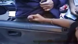Cutie урт нь порно тоглоом цэнгэхийг өөгшүүлэн байна гэсэн, хүн түүнийг урах хүссэн учраас