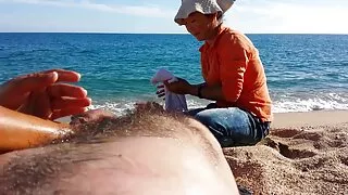 Хөгжөөн дэмжигч дасгалжуулагч гэртээ ирээд тахимаа өлгөжээ
